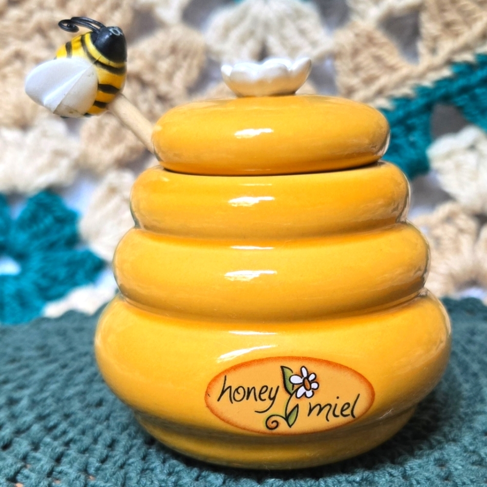 Ceramic Honey Miel Beehive Yellow Gold with Honey Dipper